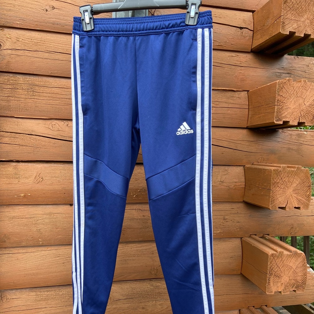 1 adidas Aeroready